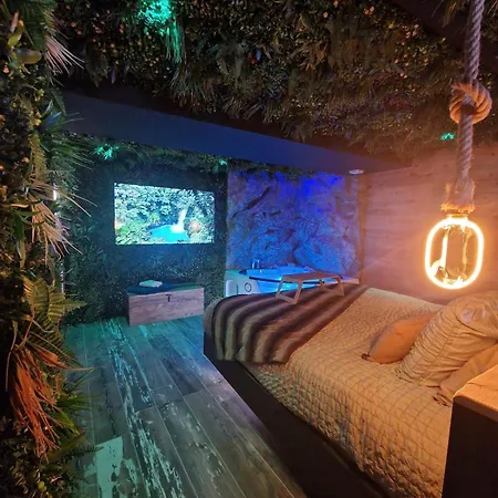 La Jacuzzi Apartmán Tornac